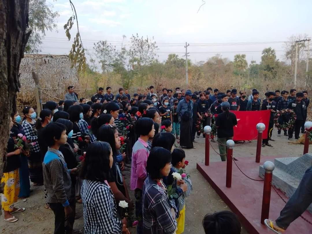 MoeeMyint's tweet photo. Anti-coup revolutionary strike in Sagaing's Yinmabin Twp and sent prayers for fallen heroes during revolution. 🪧  #2022Mar7Coup #WhatsHappeningInMyanmar #MassacreInMyanmarByJunta https://t.co/bfgWGjgZCC