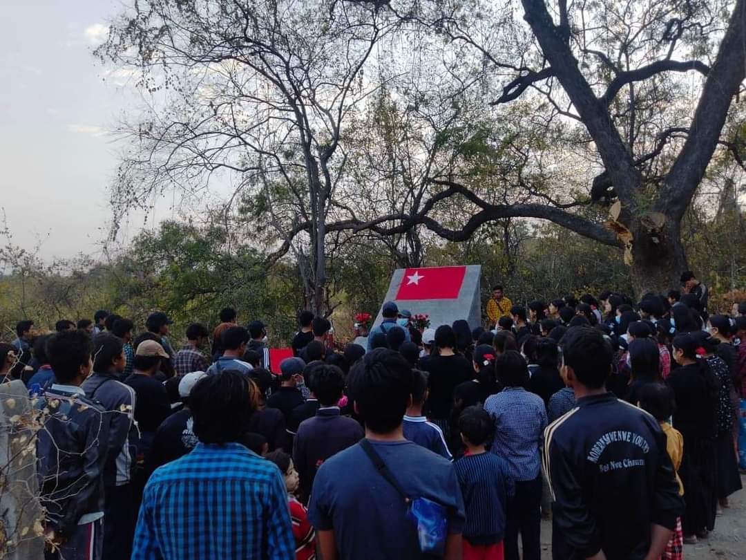 MoeeMyint's tweet photo. Anti-coup revolutionary strike in Sagaing's Yinmabin Twp and sent prayers for fallen heroes during revolution. 🪧  #2022Mar7Coup #WhatsHappeningInMyanmar #MassacreInMyanmarByJunta https://t.co/bfgWGjgZCC