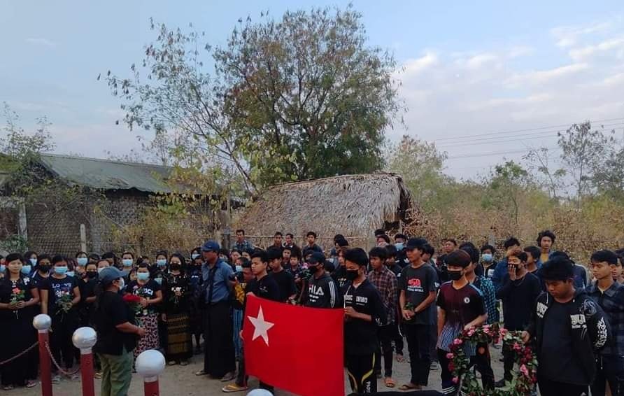 MoeeMyint's tweet photo. Anti-coup revolutionary strike in Sagaing's Yinmabin Twp and sent prayers for fallen heroes during revolution. 🪧  #2022Mar7Coup #WhatsHappeningInMyanmar #MassacreInMyanmarByJunta https://t.co/bfgWGjgZCC