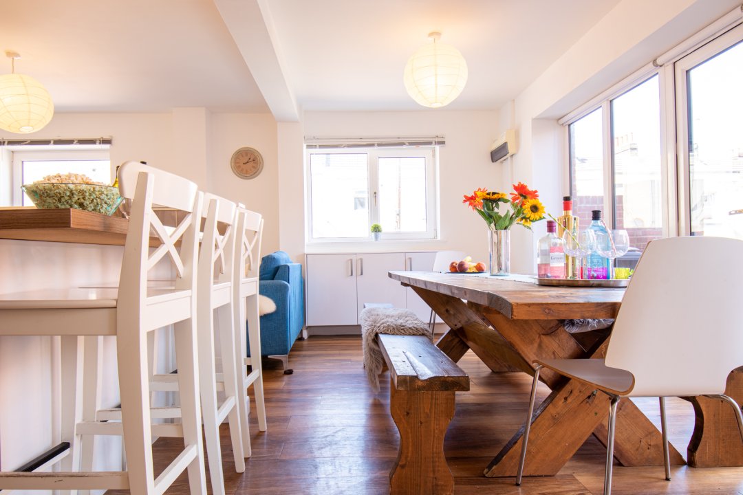 studentplaces_'s tweet photo. Students Hurry! ⚠🎓 Our properties are going fast ⏩

There is limited accommodation left however there is still some quality accommodation available 🏡

Head to our website to see our available accommodation (Link in bio) 🌐 https://t.co/bN1OQTPWCD