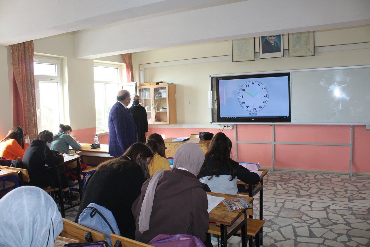 HaydiUniversite's tweet photo. #HaydiÜniversiteye

Valiliğimizin desteğiyle @TC_Bolvadin Kaymakamlığınca uygulanan Haydi Üniversiteye projesi kapsamında "Akademik Başarının Artırılması" için 12. sınıflarımızda TYT izleme testi uygulandı. 

@TanerBolat 
@DervisOzcal https://t.co/ecp4tymzpQ