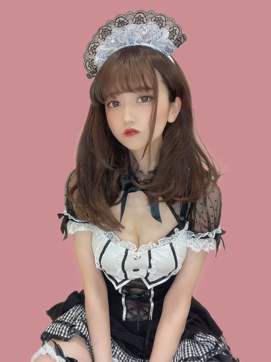 メイド服着てみた🐰🖤

#コスプレイヤーさんと繋がりたい 
#カメラマンさんと繋がりたい 
#いいねかRTで気になった人フォローする https://t.co/2Y8oUrvGfv