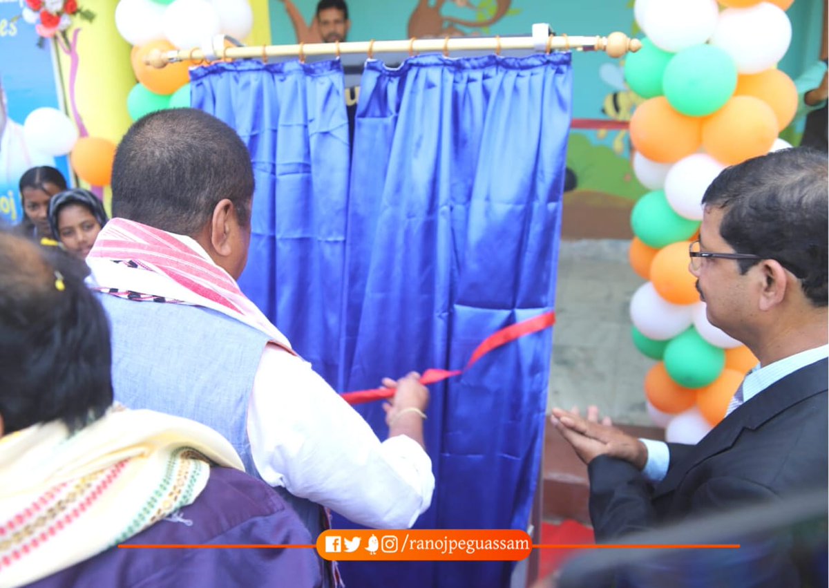 ranojpeguassam's tweet photo. Also laid foundation stone of academic block of the college and inaugurated academic block of Central Public School, Badarpur.
2/3 https://t.co/RV9zotREGf