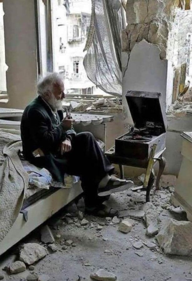 ericvdommelen's tweet photo. Soms zegt een foto meer dan 1.000 woorden.....😭#ukraine #oekraine https://t.co/ezQYInW4uf