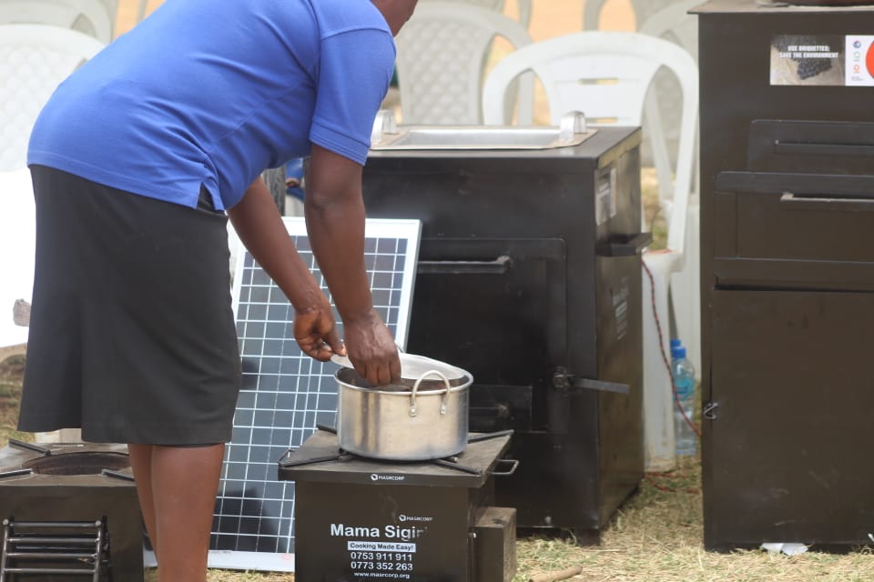 masrcorp's tweet photo. We're back at it again with some #CleanCooking in your home, getting to celebrate #WomensDay2022 in a way that's good for our #ClimateAction too! @Masrcorp we'd love to see you opt for our stove too! 😍#cleanenergy #gasfreehomes #PassOnGas #IWD2022 @unwomenuganda @SDG2030 #SDG7 https://t.co/wmX1l4XInY