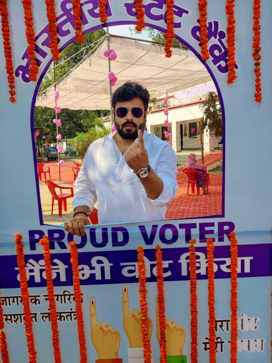 iShashiShekhar's tweet photo. My vote for development 
My vote for better healthcare 
My vote for good governance 

#VoteForYogi https://t.co/oc1E80jCdd
