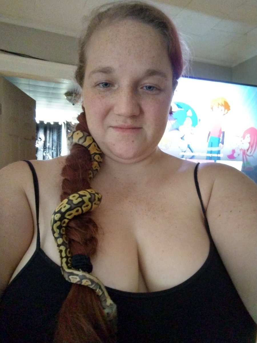 LSinaan's tweet photo. My sexy hair accessorie. https://t.co/lkxedfCvkC