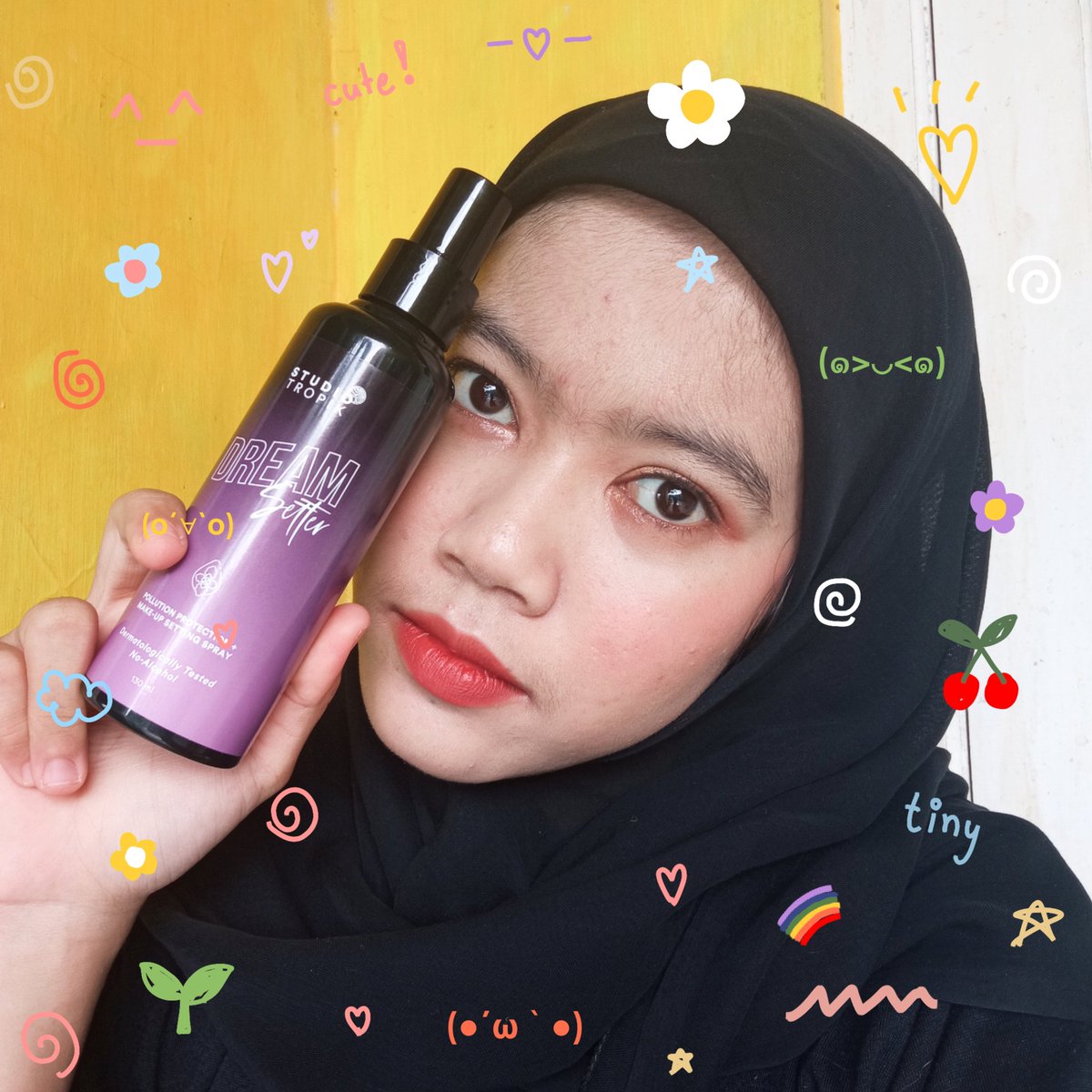 wnisekai's tweet photo. tips agar make-up tahan lama, kulit tetap lembab, 'anti pecah' di area smile lines dan bawah mata! 💄 [@studio_tropik]

— #SkinTonic #CheersToBetterSkin #DreamSetter #makeupsettingspray #StudioTropikDaily #StudioTropik https://t.co/bMXJ5te31s