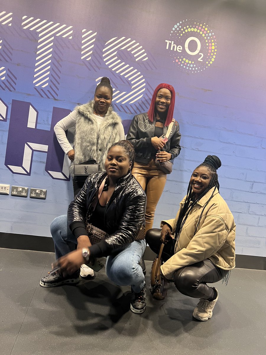 kennyglamzdivaz's tweet image. Turnup at #DavidoO2 #madlitnight #DavidoatTheO2