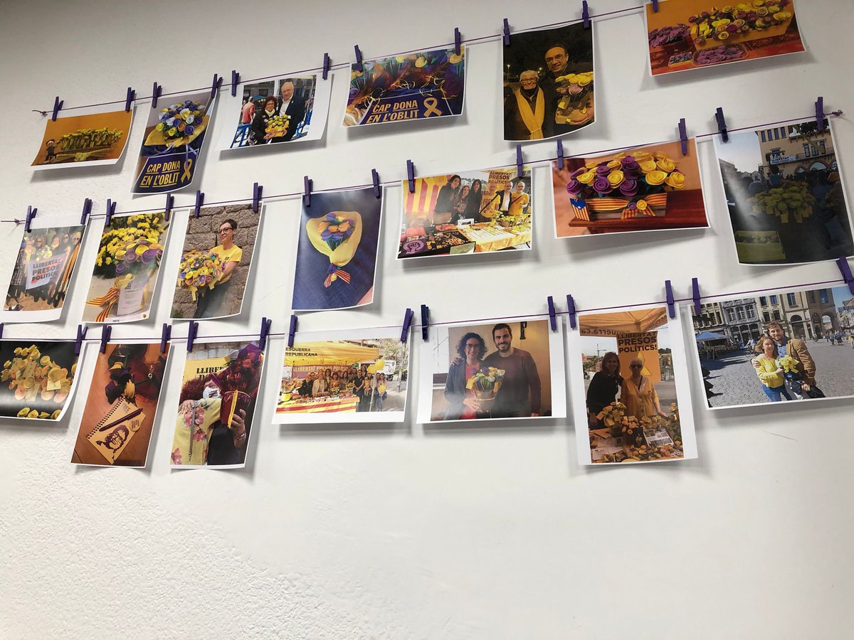 erchg7's tweet photo. ✊🏻Les dones d’ @erchg7 del casal Irla han creat  l'exposició de fotografies "🌹Roses per la llibertat",  durant el mes de març en commemoració del Dia Internacional de les Dones. 

👉🏻 Vine a veure-la els dilluns a partir de les 19:30 h. https://t.co/zR7MgpMyD0