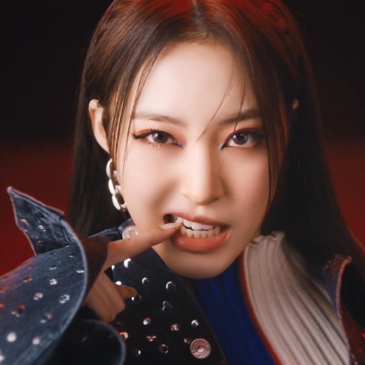 EXCUSE ME, MISS ZOA???

#오늘도위클리_AWAKE_할시간
#AWAKE_WEEEKLY_TIME