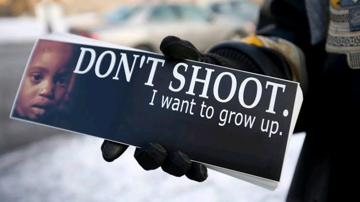 Bedo_GwaBrian's tweet image. Why shoot students??? 
What happened to use Rubber bullets and other Means of Dispersing crowds??? 
Who will protect the children if we shoot them dead? 
Who will the future be when if we shoot the future today? 
#Stopschoolshootings
@MegafmGulu 
@PaLabeja