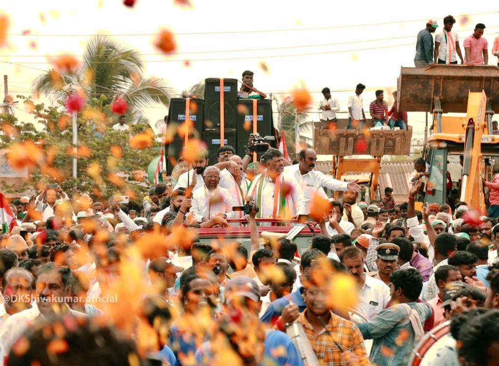 DKShivakumar's tweet photo. ಕಾಂಗ್ರೆಸ್ ಡಿಜಿಟಲ್ ಸದಸ್ಯತ್ವ ಅಭಿಯಾನಕ್ಕೆ ಶಿಡ್ಲಘಟ್ಟದಲ್ಲಿ ಜನರು ನೀಡಿದ ಪ್ರೋತ್ಸಾಹ, ಪಕ್ಷದ ದೃಷ್ಟಿಕೋನದ ಬಗ್ಗೆ ಅವರಿಟ್ಟಿರುವ ನಂಬಿಕೆಯ ಪ್ರತೀಕ.
ಅವರ ಉತ್ಸಾಹ ಮತ್ತು ಬೆಂಬಲವನ್ನು ಚಿತ್ರಗಳೇ ಹೇಳುತ್ತಿವೆ. https://t.co/ESjANqKcYl
