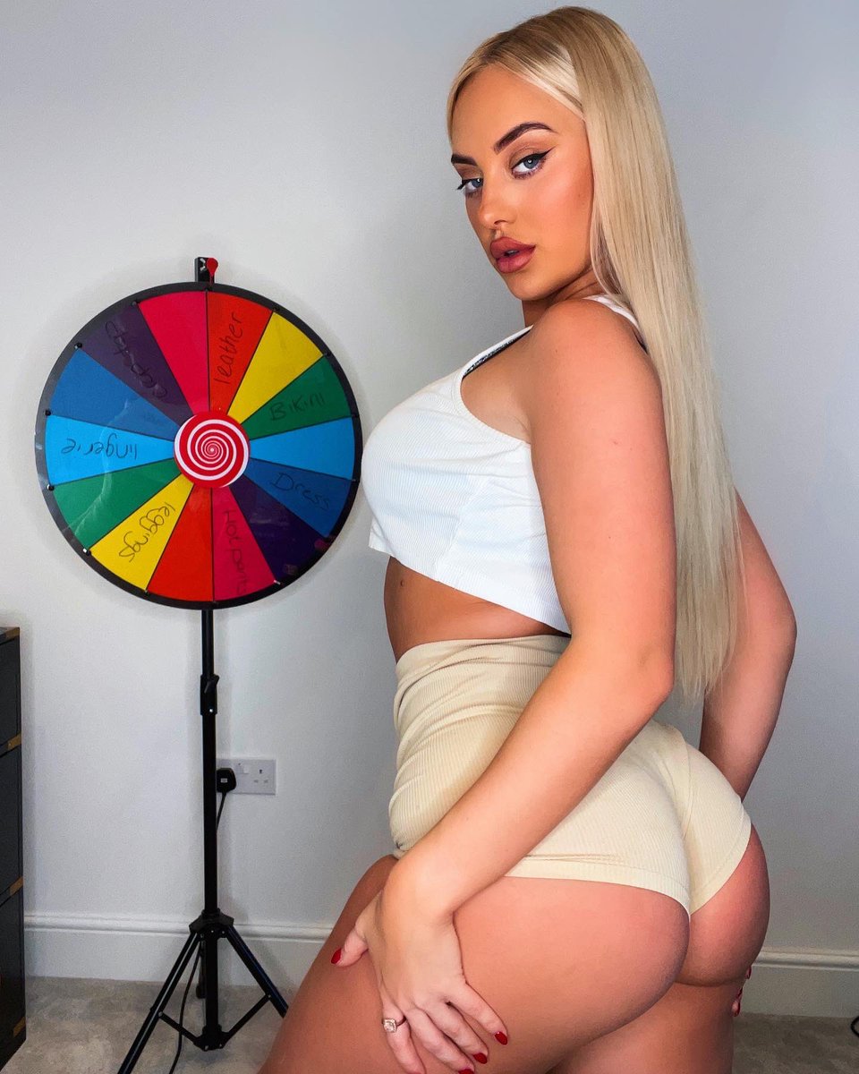 Rhiannon Blue tweet media