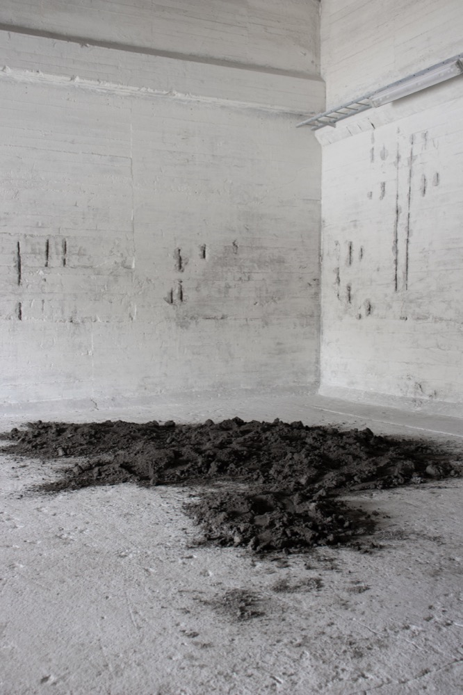 droncostudio's tweet photo. DECAYING COMPLETED
The installation came to an end.
Phase 7/7 listed
⬛️⬛️⬛️⬛️⬛️⬛️⬛️
STUDIO DEL PRESENTE: ATTO PRIMO

Go check out the full process and all the NFT-imprints of existence on @withFND at
https://t.co/op03331yTu https://t.co/duv4mQ9xqG