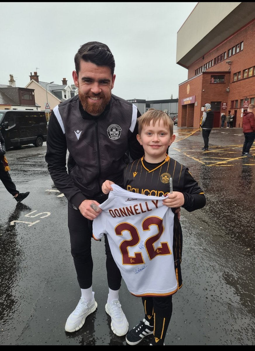 RockerLorraine's tweet photo. @MotherwellFC @Liam_Donnelly5 Happy Birthday Liam from your number 1 fan. Have a great day🥳 https://t.co/woOHEdo5iy