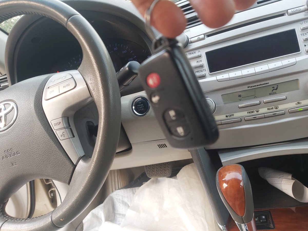 Avant_gardeauto's tweet photo. 🏁FOR SALE
Make:  #Toyota

Model: #Camry XLE

Year: 2011

Condition: #Foreign used

Location: #Abuja

Price: #4.8

Kindly ♻️#AbujaTwitterCommunity 
☎️07013000001
 #abujaconnect  #arewa #abujabusiness #abujamoms #men #Nigeria  #investment #lagos #owerri #luxury #luxurylifestyle https://t.co/Lk1L60ToHU