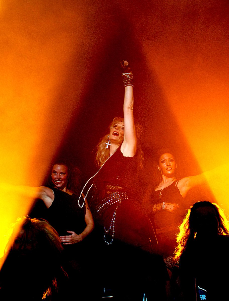 AndyBtheatre's tweet photo. Saturday night was 80s Mania @DarlingtonHipp - a briliant show packed full of 80's hits which had the full house singing and dancing - the tour continues through 2022 so check the website for details 
REVIEW https://t.co/DSjSzLDEgU
TICKETS https://t.co/n5Rudx5tgF
#80smania https://t.co/NEzmIw85qY