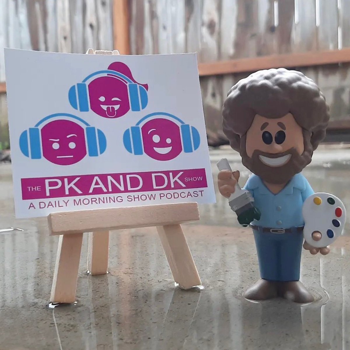 On today's #daily #comedy #podcast: 

🎤  Elia's karaoke neighbors have themselves a RAGER
🤑  The $500.00 noise is still up for grabs
🔥  Duryan almost burns his house down
➕  More!

✅  Real friends w/real prizes
❌  Agendas, fake callers

Laugh w/us:
listen.pkanddk.com/today