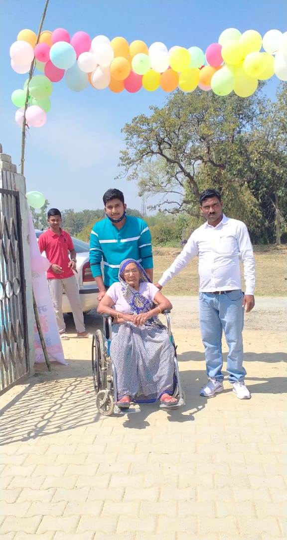 DMjaunpur's tweet photo. जनपद में मतदाताओं हेतु मतदान स्थलों पर मूल भूत व्यवस्थाएं सुनिश्चित की गयी हैं।
#ECI @ECISVEEP #ECISVEEP #ELC #CEOUP @ceoup
#AssemblyElections2022 #विधानसभाचुनाव2022
#GoVote #GoVoteUP_Phase7 https://t.co/jKPaMAishk