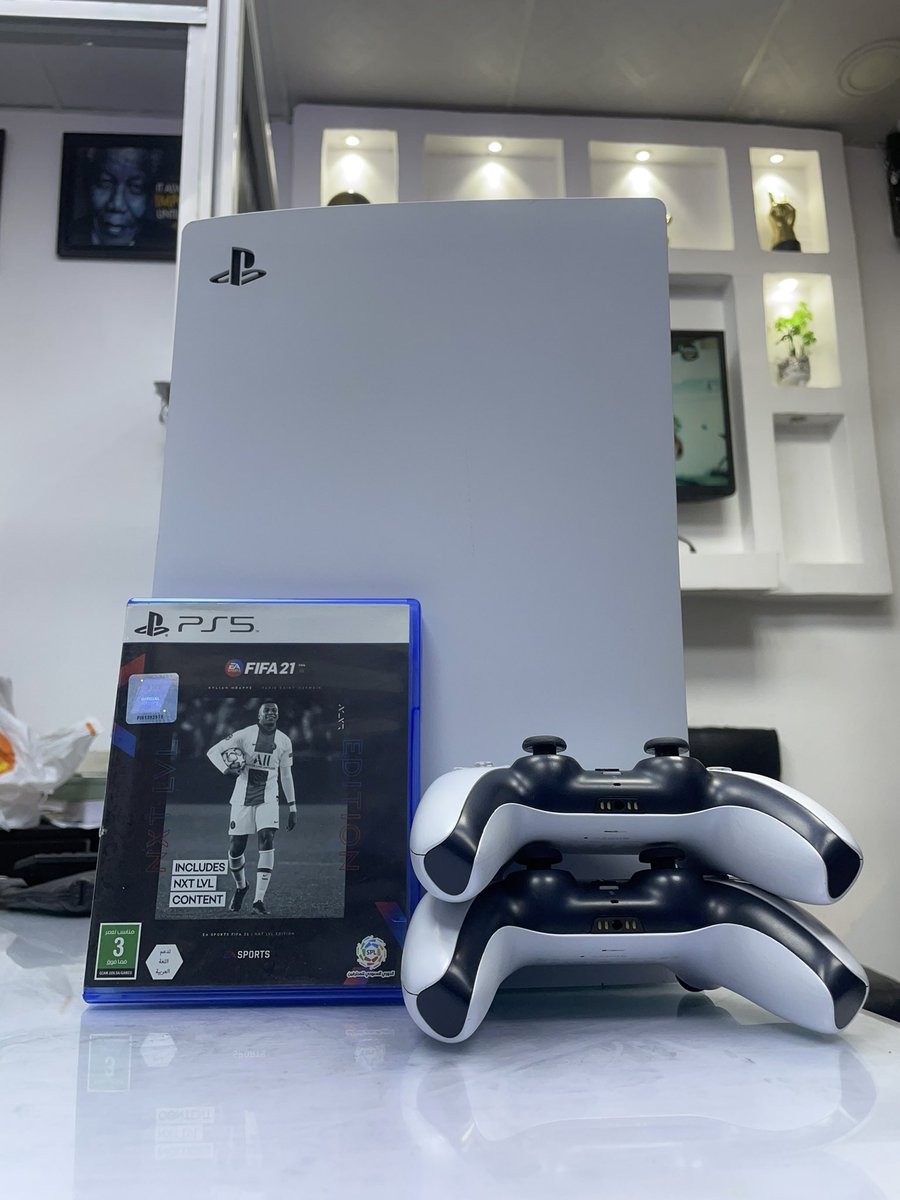 Mashglobaltech's tweet image. Used PlayStation 5
Dual Pad 🎮🎮
One FIFA21 Disk

Price: 420k Only. 

Kindly RT 🙏