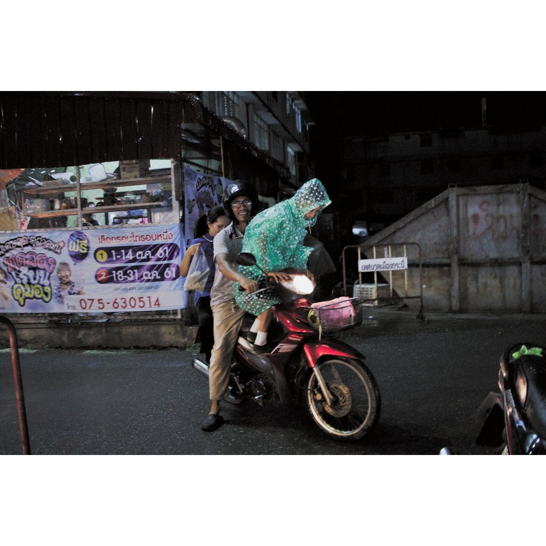 DanielJBour's tweet photo. @the3rdtone #streetshot of #krabi , #thailand https://t.co/50G4wL2bbT