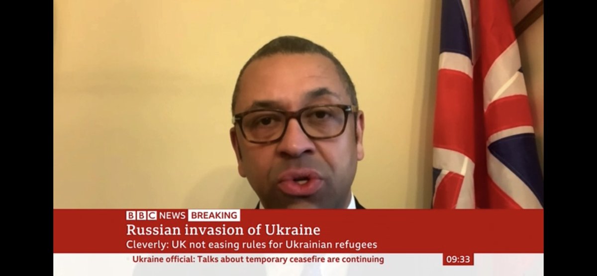 🇬🇧 Has has taken 50 refugees. 
🇵🇱 taken over 1mill

@JamesCleverly surely you realise how utterly pathetic the govt (& u) sound talking of processes and procedures for aiding #UkranianRefugees? Just let them come FFS 🤦‍♂️ like the rest of #europe.

#Ukraine️ #RefugeesWelcome