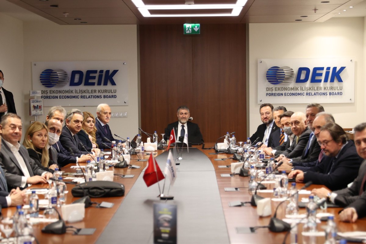 NureddinNebati's tweet photo. Dış Ekonomik İlişkiler Kurulu (DEİK) Başkanı Sn. @NailOlpak ve Yönetim Kurulu Üyeleri ile, Türkiye ve dünya ekonomisindeki gelişmeleri ele aldığımız verimli bir toplantı gerçekleştirdik. 

İş dünyası ile istişarelerimize devam edeceğiz. https://t.co/OY6spjTESJ