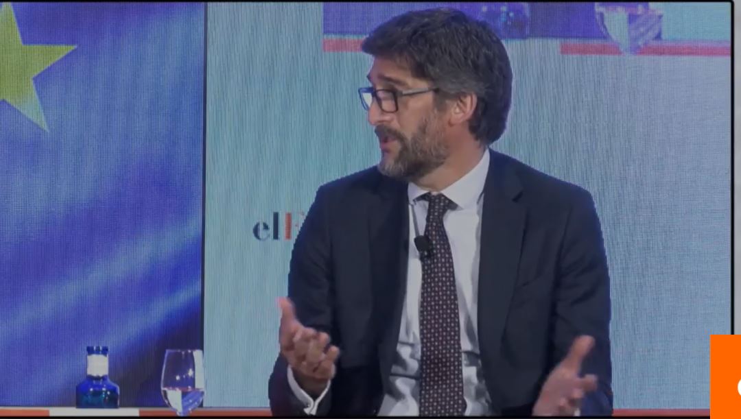 VodafoneEmpresa's tweet photo. 🗣️"España no tiene un problema de emprendimiento, tiene un problema de mortalidad de las empresas y una de sus principales causas es la falta de digitalización" @luisaribayos (@cepyme_) en #KitDigitaleE

🔴 #ENDIRECTO 
👉🏻 https://t.co/BbyTzVPtFp https://t.co/s1T6iDf79v