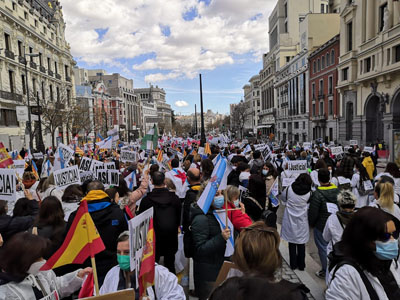 ElDigitalCU's tweet photo. Los Técnicos Superiores Sanitarios muestran su unión en la manifestación de Madrid
https://t.co/sPJWKVx4dp https://t.co/UqFX0HUty6
