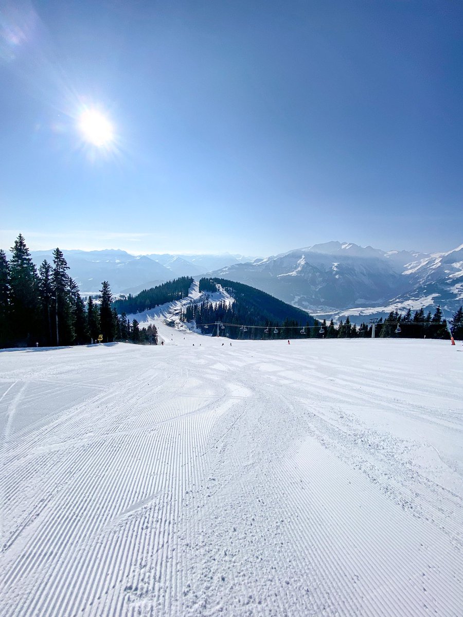 Sunny week ahead! ☀️ #schmittenhöhe #schmitten #sun #sunnyweek #winter #snow #zellamsee #zellamseekaprun #salzburgerland #visitaustria
