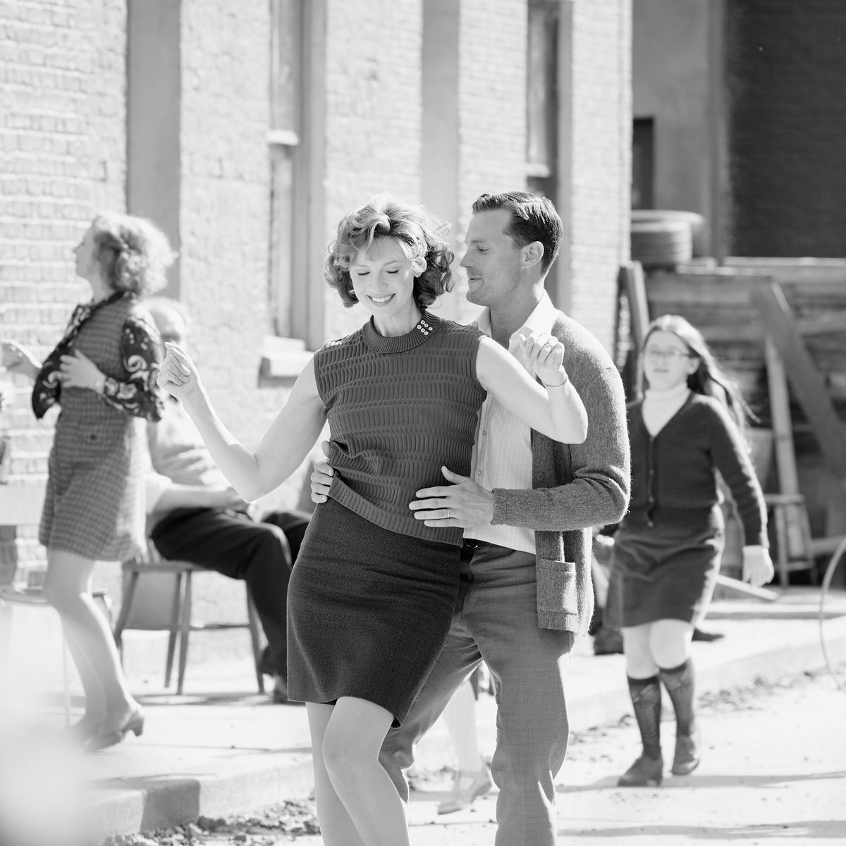 Kenneth Branagh voulait un casting authentique pour #BelfastLeFilm, c'est pourquoi il a choisi Caitriona Balfe, née à Dublin, Jamie Dornan, né près de Belfast, Ciarán Hinds né à Belfast et Judi Dench dont la mère est irlandaise 💛