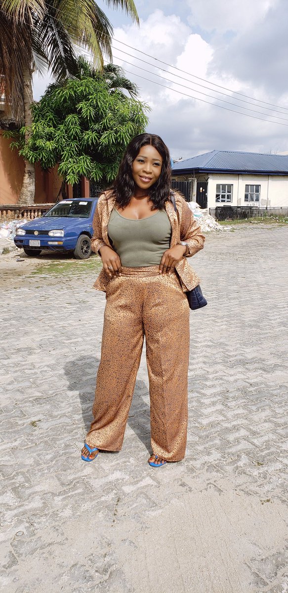 NayoWinter's tweet photo. They said Abba Kyari has begged court not to transfer him to the prison,  how true is this? 

Yhooo! I sure know how to rock my Monday. #MondayMotivation #TachaTitans #wegoharder https://t.co/rsPMxymq8s