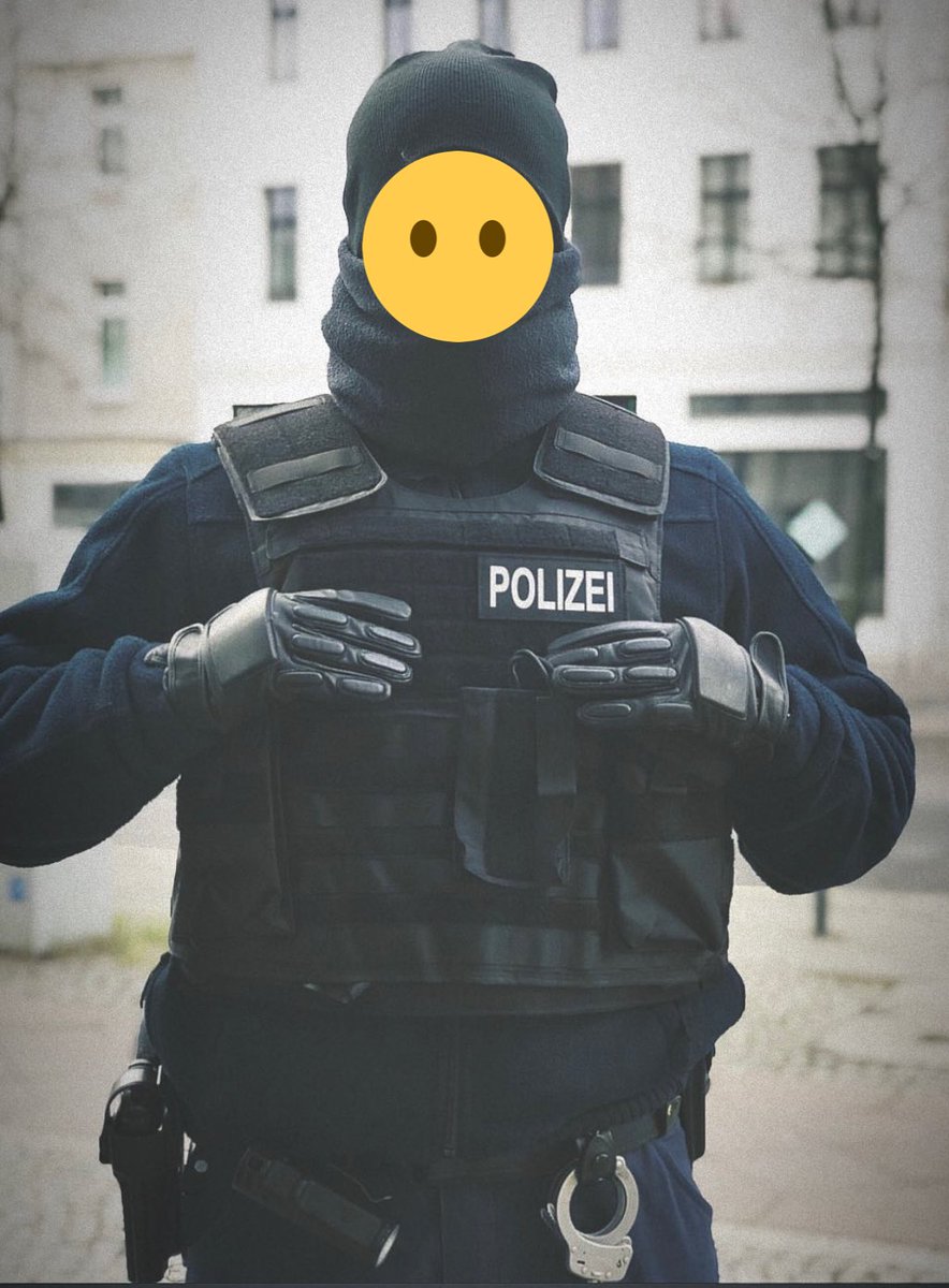 LennartPfahler's tweet photo. Bei der Berliner Polizei arbeitet ein Anhänger der rechtsextremen Grauen Wölfe. Die Polizei prüft nun rechtliche Schritte. Der Mann war bisher offenbar auch mit der Sicherung von Synagogen betraut. Exklusiv @welt. https://t.co/N4BHBRej7R https://t.co/xJekdTJ1BT