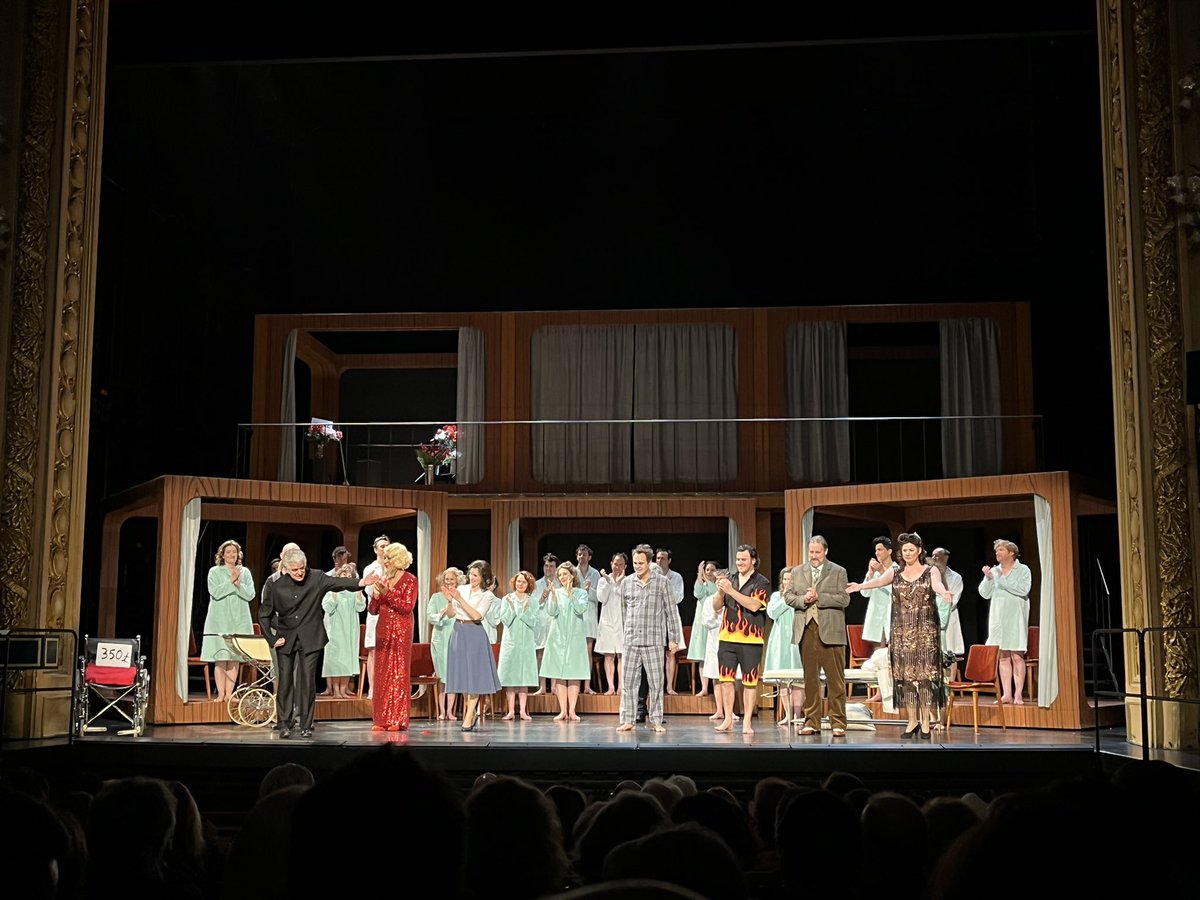 vtguillemin's tweet photo. Un beau #RakesProgress en ce moment à l’@OperadeRennes avant l’@ANOpera, avec @JulienBehr et @ElsaBenoitSopra.
Mon article pour @AltamusicaMag ✨

https://t.co/gTHlsw0x62 https://t.co/y9Oj0Hf7Pf