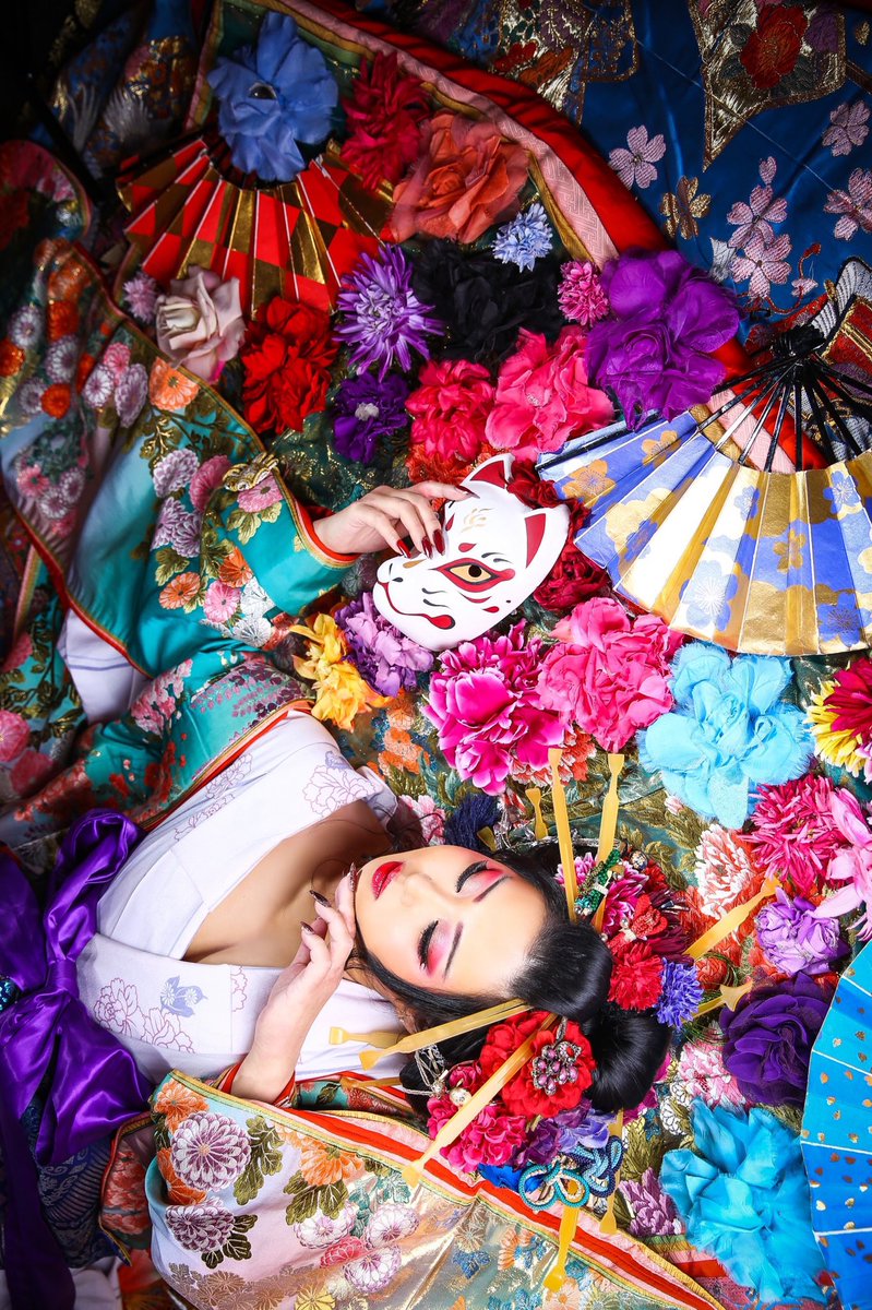 Rinitaverse's tweet photo. You guys inspired me to do the photoshoot @NFTgeisha 👏🏼 I’m all in on this project! https://t.co/N3f2imhr5O