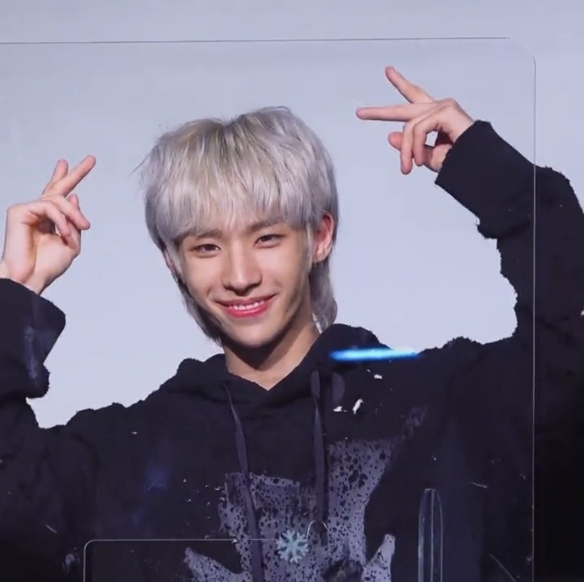 0423gallery's tweet photo. hwarang cat ears https://t.co/NqwVeUk1WN
