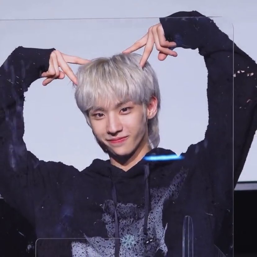 0423gallery's tweet photo. hwarang cat ears https://t.co/NqwVeUk1WN