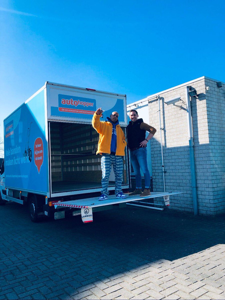 Bcsgoes's tweet image. Hoe tof, rapper Bizzey huurde een bakwagen bij Autohopper Amersfoort om spullen mee te vervoeren voor zijn nieuwe videoclip 🎬🚚.
.
.
.
#bizzy #bus #videoclip #bakwagen #Autohopper #autoverhuur