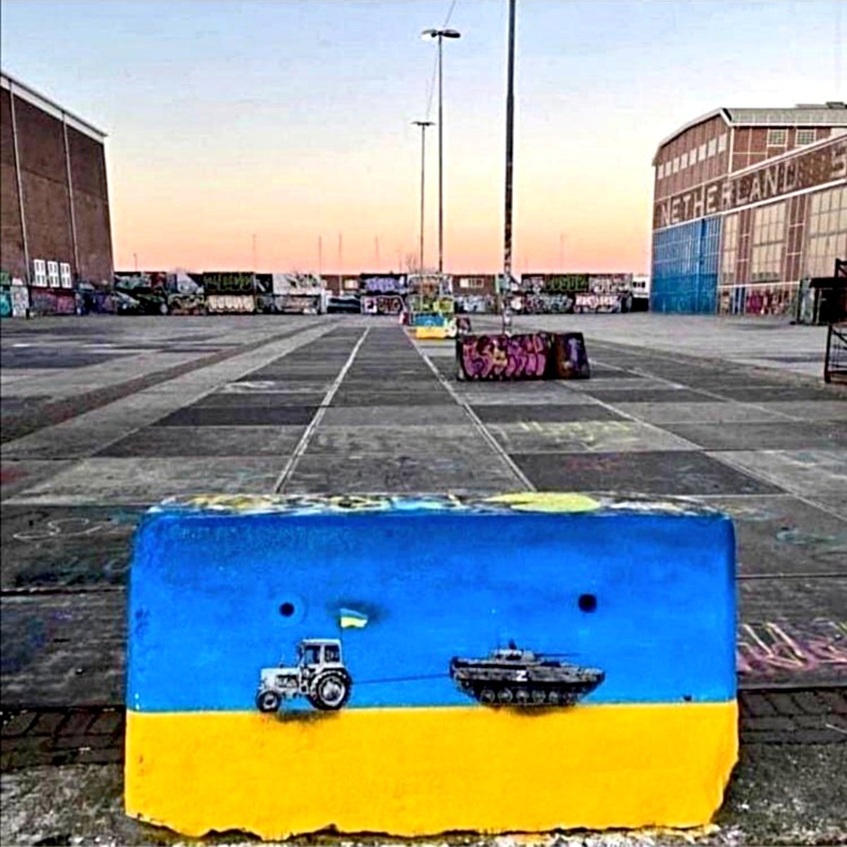 StreetArtUtopia's tweet photo. 🚜👊
Amsterdam 🇳🇱
📷@BrightonBDS https://t.co/5oqAyxbQBt