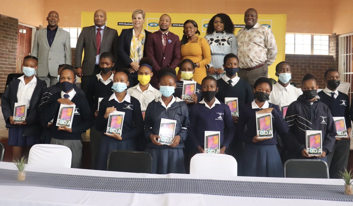 MECTateMakgoe's tweet photo. @MTNBusinessZA donated 50 tablets to St. Bernard’s S/S,the tablets will assist in enhance learning &amp; teaching.The school has a total of 850 learners with 122 Grade 12s &amp; in 2021 they achieved 95.8% pass rate.Adv Malakoane received the tablets on behalf of the department https://t.co/niE96bbojs