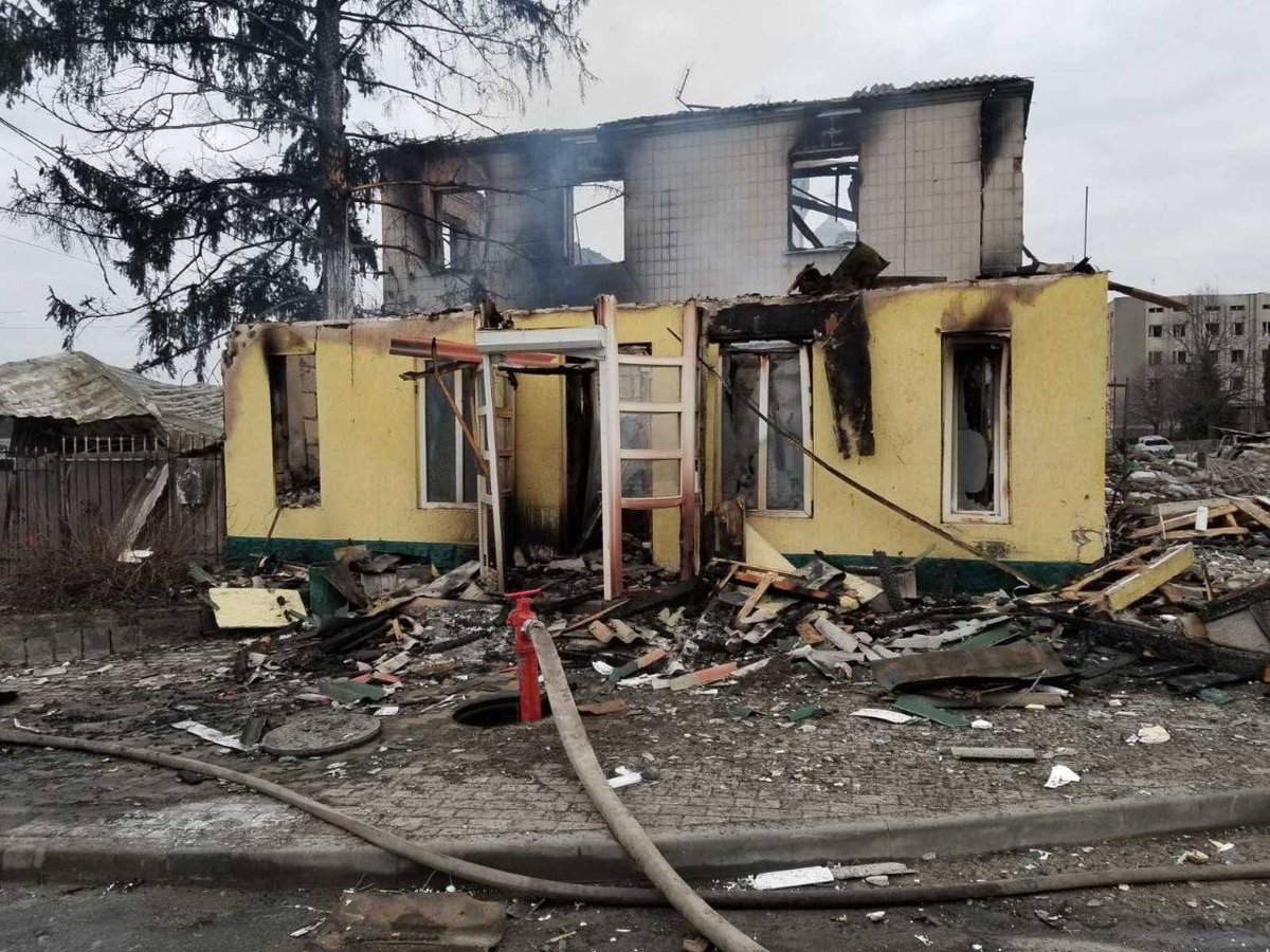 ua_parliament's tweet photo. Results of russian aerial attack on the town of #Malyn, #Zhytomyr region, #Ukraine.
#Europe, CLOSE THE SKY OVER UKRAINE!
#StopRussia #StopPutin https://t.co/aVWaQwcNkH