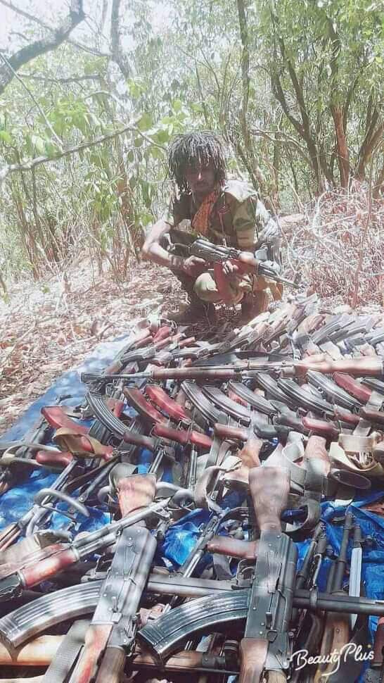 BonsaJaal's tweet photo. WBOn dalagaarra jira! Diinarraa hiikkachuu fi dhaloota hidhachiisuun takkaa hin dhaabbanne!👈 https://t.co/mMg3Tkcmom
