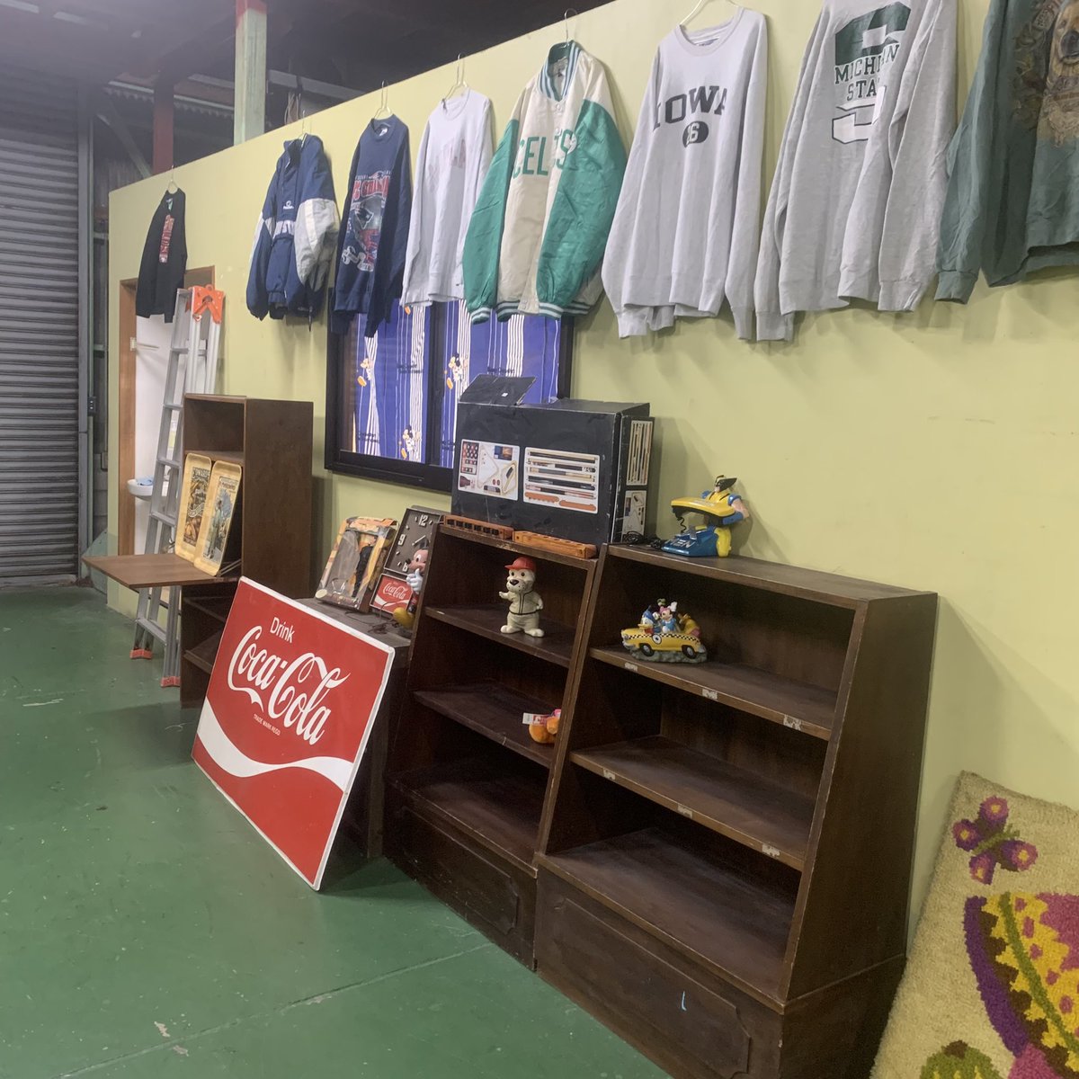bb_vintage's tweet photo. 大阪市内最大級の古着卸
BBVINTAGE

◎商品一覧.ピック制度はインスタへ
⇨ https://t.co/Umo9akzqWe

◎ご予約はこちら
⇨ https://t.co/hJx2srCq3F

DMからもご予約.ご質問していただけます！ https://t.co/RuSo4ssdeu