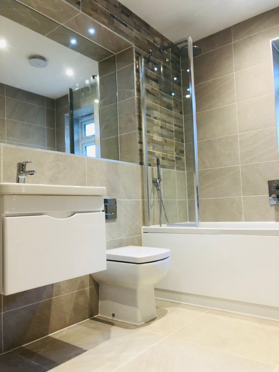 MurphyServices1's tweet photo. Re-Clean To A New Build Development In Warren Road, Banstead Working With Denton Homes #buildersclean #reclean #sparkleclean https://t.co/qB7uSwI19Y