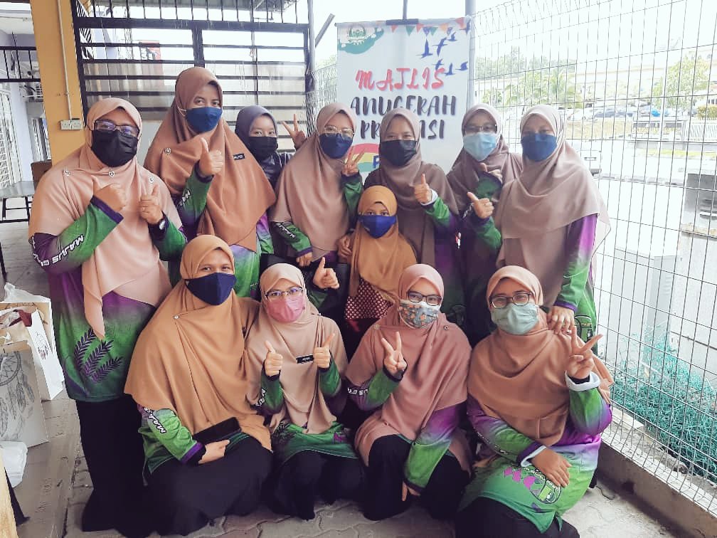 WardahSyazwani's tweet photo. Throwback... Last program 2021💐 
.
MAP Isbat! 🌹 https://t.co/AdYm0U9APF
