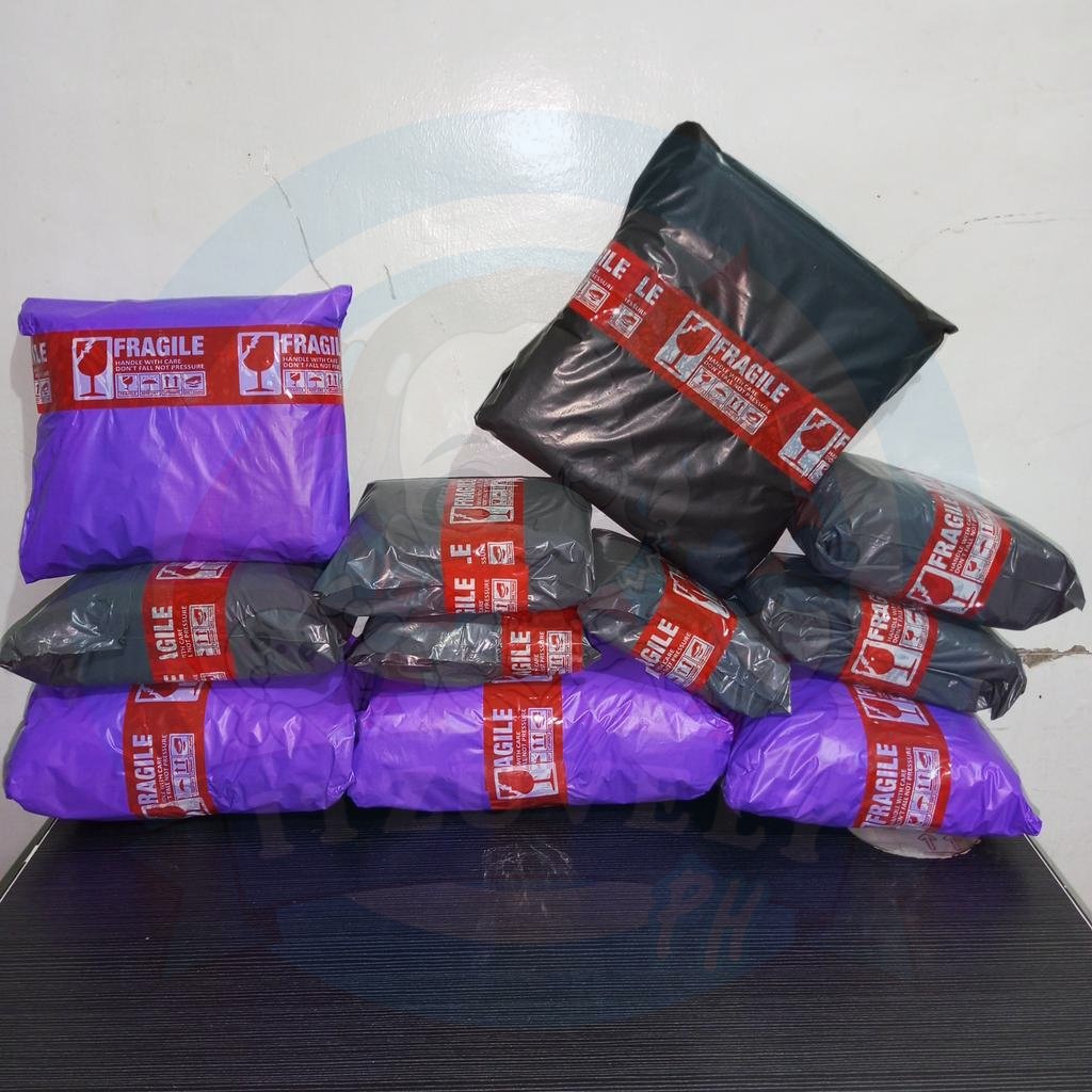 itzuvelyph's tweet photo. done packing! ship out of parcels will start tomorrow, don't forget to click "order received" on shopee &amp; disinfect the parcel when you receive it. We also appreciate if you could leave a feedback thru post/dms. Thanks &amp; happy monday everyone 🥰

- admin laguna https://t.co/s4zYsflMaW
