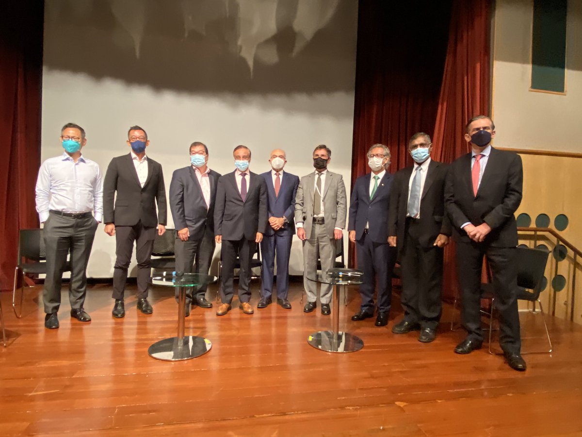agarcialopezl's tweet photo. Espléndido encuentro en @MTI_Sg para compartir con agencias singapurenses oportunidades y perspectivas del Acuerdo @A_delPacifico-Singapur #PASFTA Participé con los Embajadores de la Alianza 🇨🇱🇨🇴 🇲🇽 🇵🇪 en 🇸🇬 y con directivos de #SingaporeBusinessFederation @SRE_mx @SE_mx https://t.co/Y7J7fkoSIw