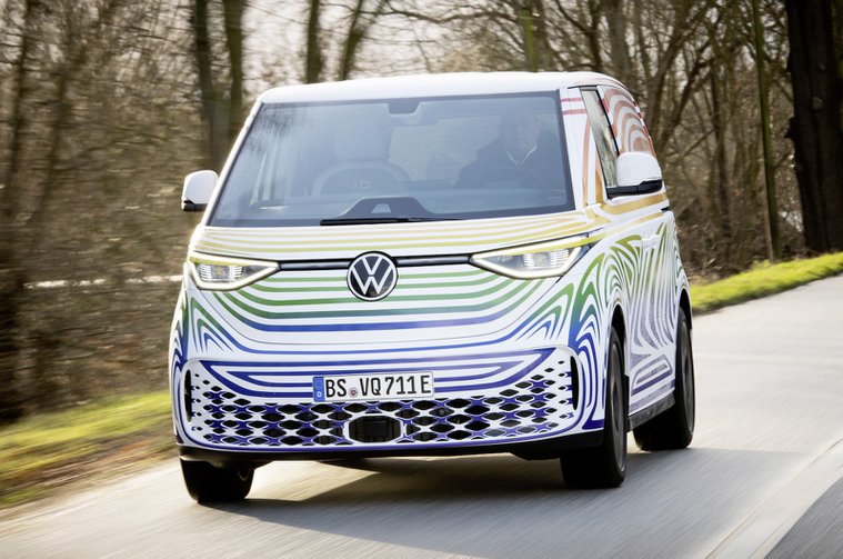 whatcar's tweet photo. Our first drive in a prototype version of the upcoming Volkswagen ID Buzz shows why this electric MPV could be worth waiting for.

https://t.co/QRIJoiSBLN https://t.co/4fprEOahwi