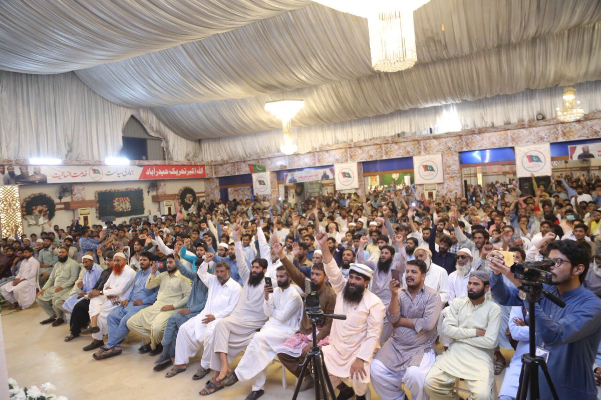 Matifaligujjar's tweet photo. سنڌ باب السلام آھي
سنڌ اللہ وارن جو آھي
سکر جي سرزمین تي اج اللہ وارا
اللہ اڪبر جا نعرہ بلند ڪندا۔ان شاءاللہ

 #اللہ_اکبروالے https://t.co/AFFiuojrI6